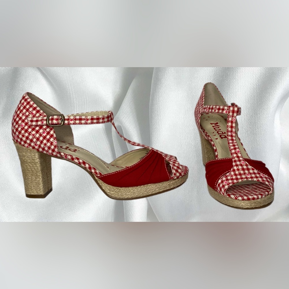 MUDD Floral Gingham Platform Sandal “Concha” Size 8